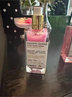 TRULY Smooth Legend After Shave Serum – Pink with Gold Pump